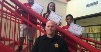 School Officer Takes "Best" Students to Lunch