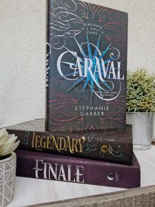 Harry Potter mixed with Alice in Wonderland - Krystle reviews Caraval