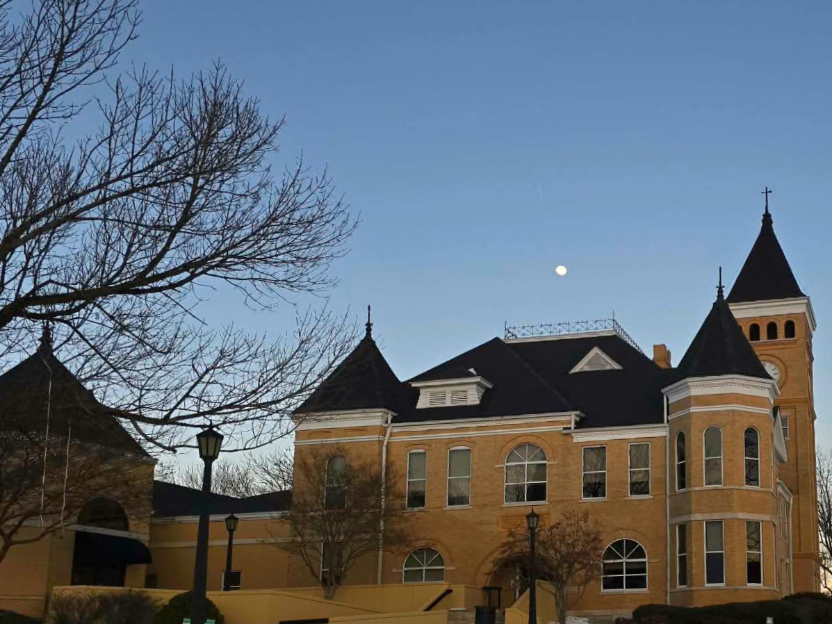 Saline County Courthouse closes main entrance for historic restoration project