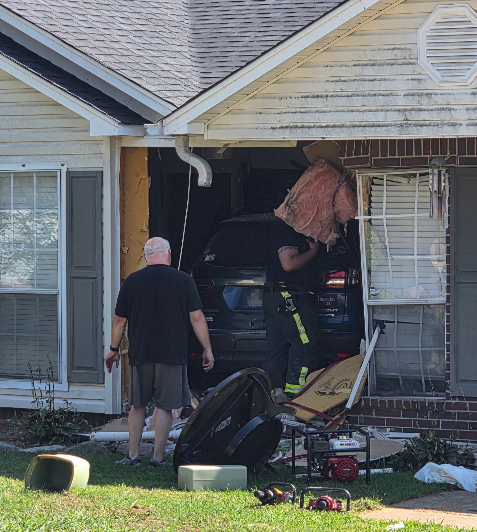 Teen driver crashes into Shannon Hills home, pinning 15-year-old girl watching TV